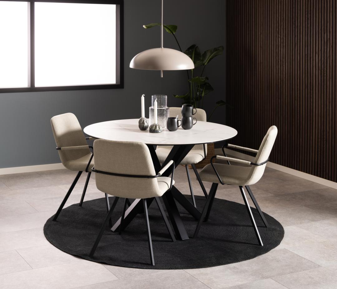 Sedia da pranzo con bracciolo Selina