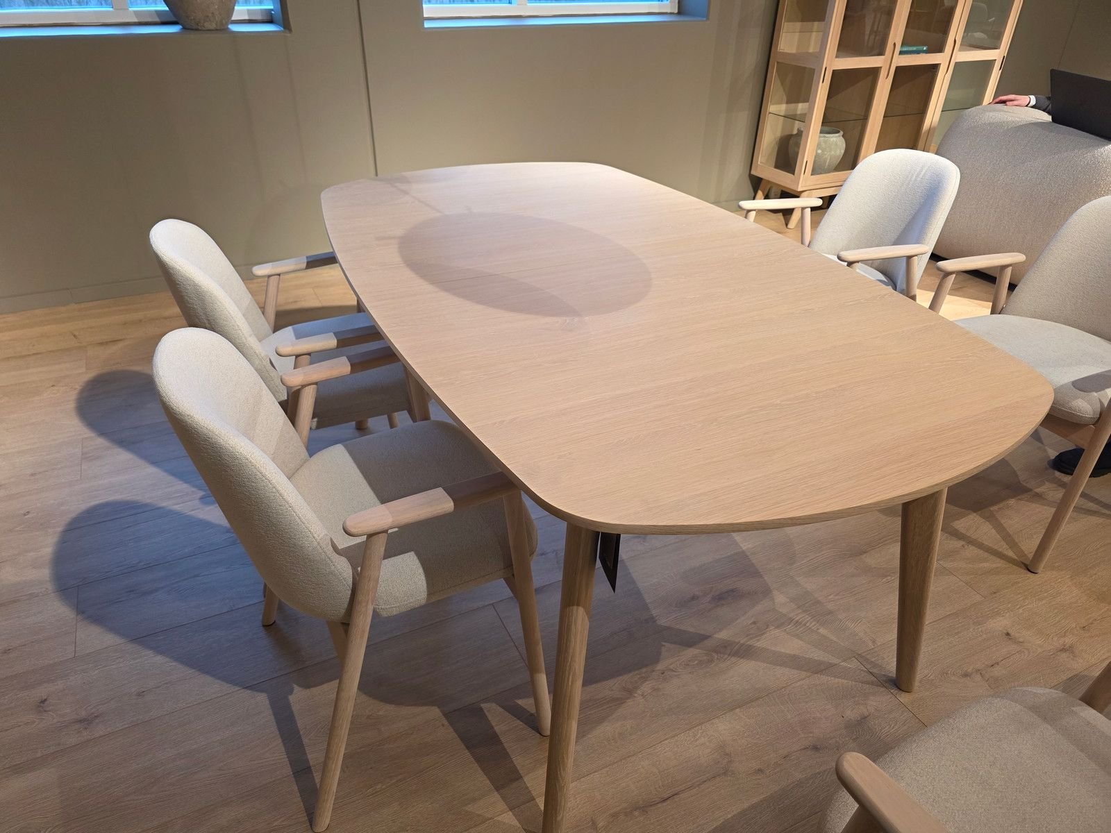 Sedia da pranzo con braccioli Calvin-5