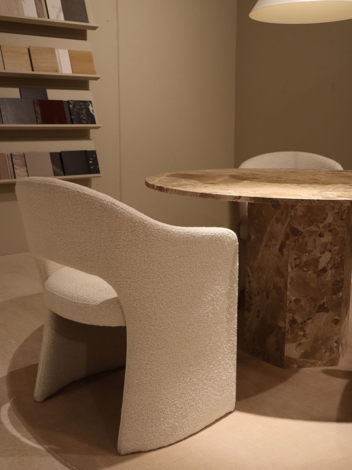 Sedia da pranzo con braccioli Tori-7