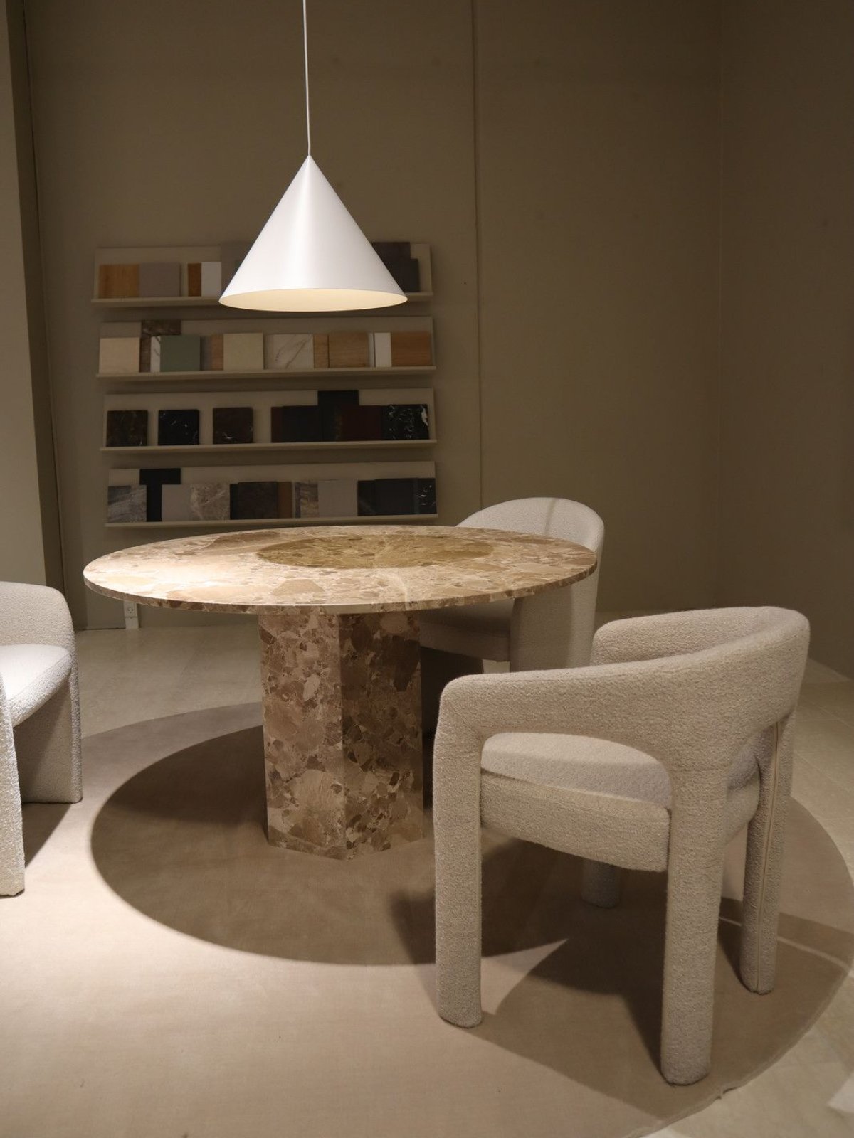 Sedia da pranzo con braccioli Cole-9